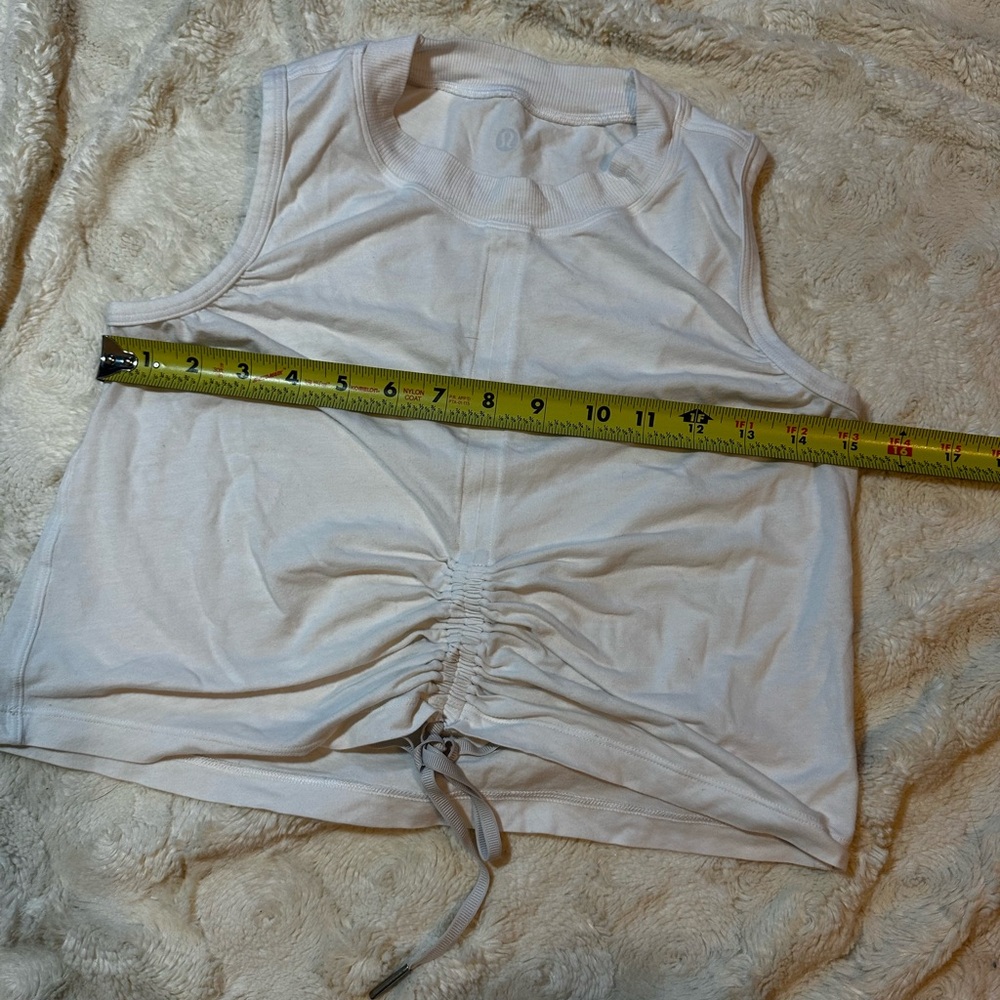 Lululemon cropped tank S.